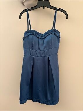 Forever 21 Blue Pleated Sweetheart Midi Dress